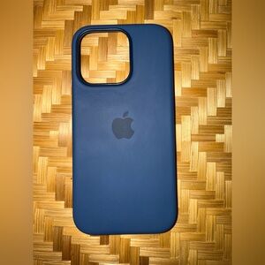 Apple iphone 16 pro Denim Blue Silicone Phone Case